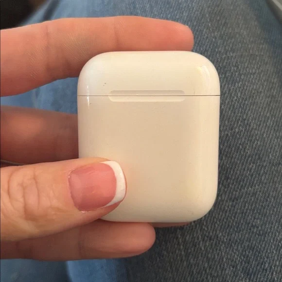 Airpods - Picture 3 of 5
